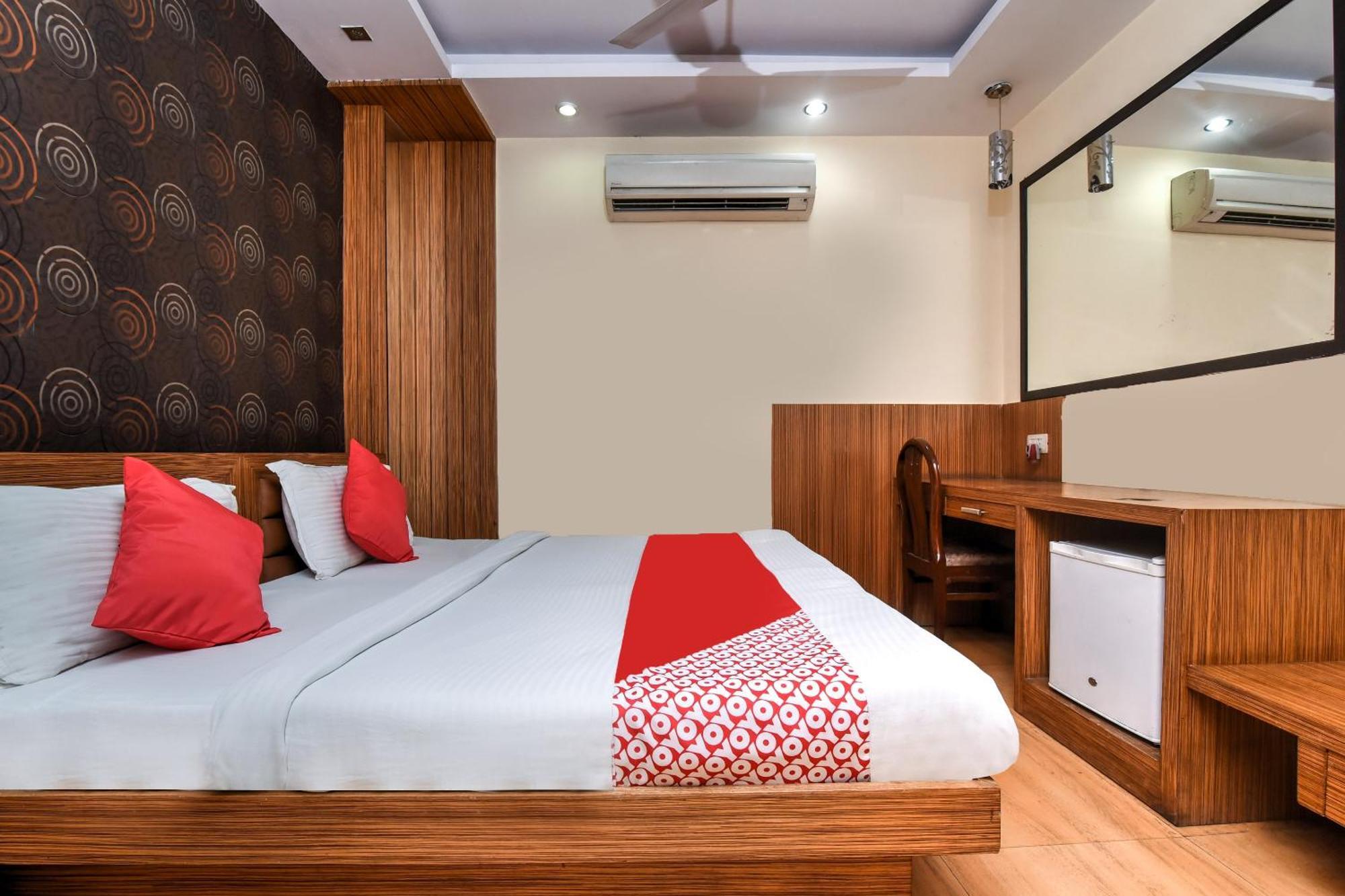 Hotel O Kochar Plaza Delhi  Exterior photo
