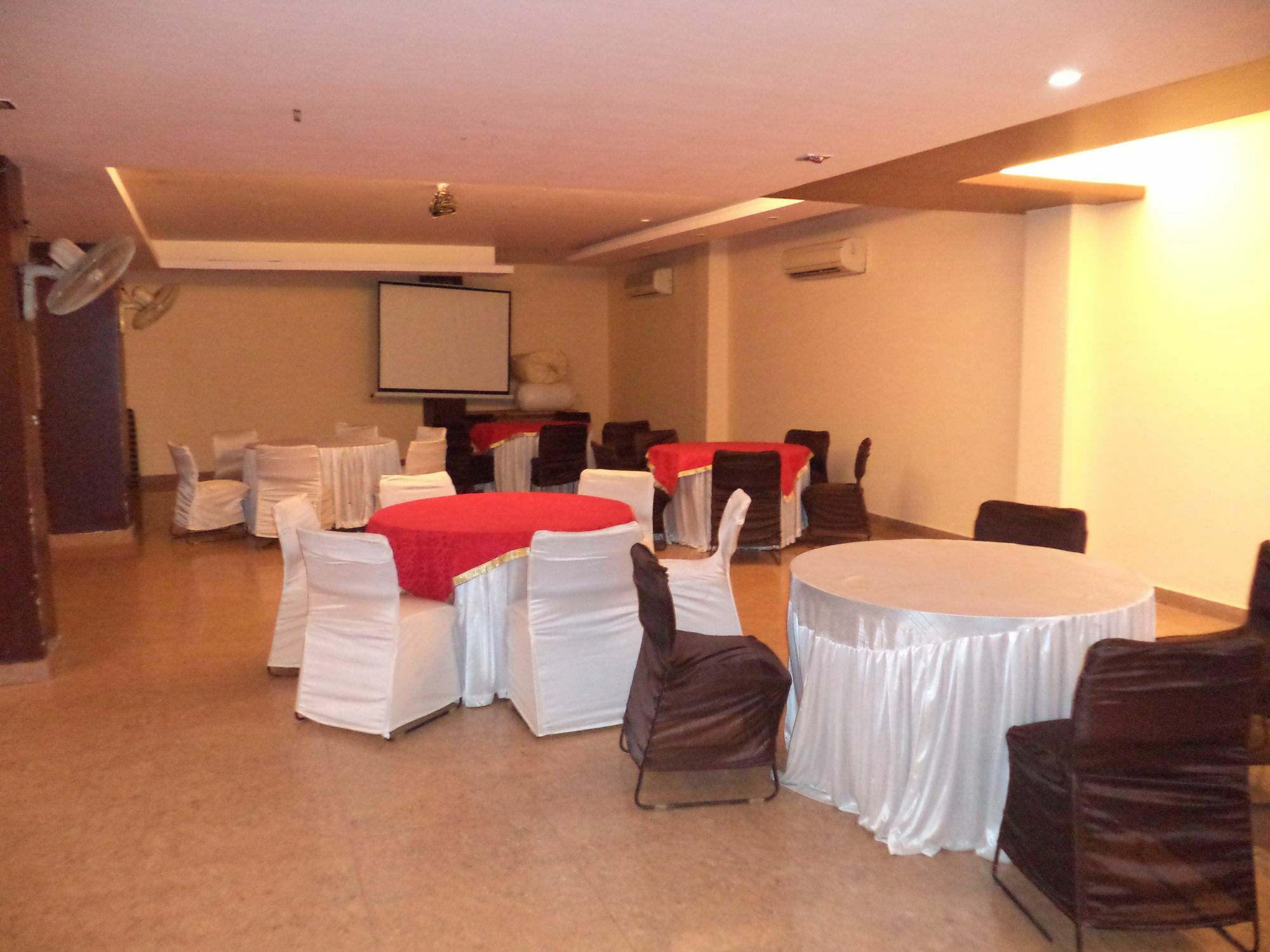 Hotel O Kochar Plaza Delhi  Exterior photo